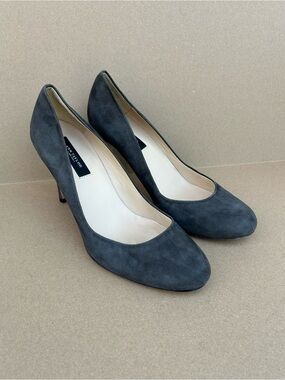 Ann Taylor Suede Pumps Women's 6M Dark Gray Stiletto Heel Classic Chic